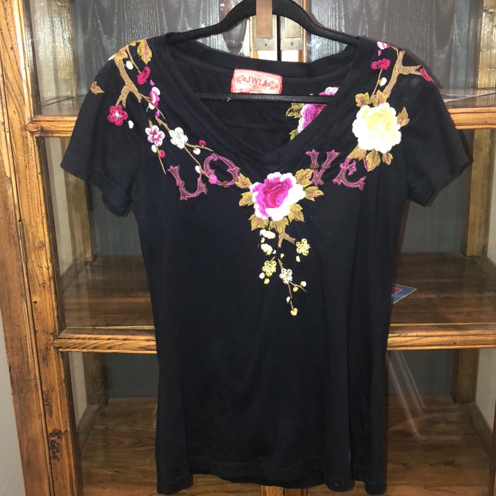 Johnny Was black tee size L